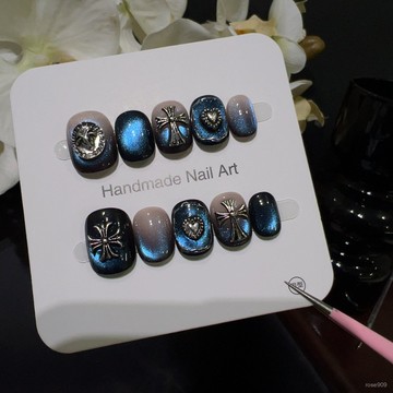 ➕最新設計款穿戴甲💅【星藍克羅】深海藍調克羅星手工美甲貼片金屬十字闇黑風穿戴甲短方圓穿戴甲 0ZAP