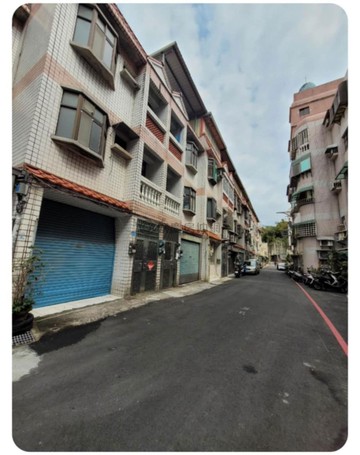 國中旁近市區大地坪車庫透天｜新竹縣新埔鎮育賢街