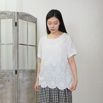 Hana-Mokuba花木馬日系女裝刺繡花布氣質休閒上衣_米白/深藍