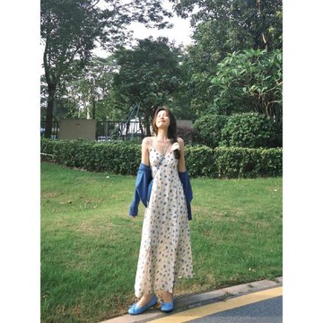 夏裝搭配一整套時尚減齡溫柔風針織開衫無袖碎花吊帶連衣裙兩件套