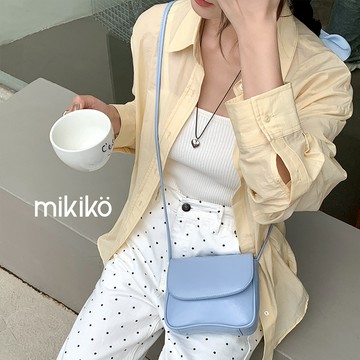 現貨包包｜簡約日常翻蓋小方包【G40133】韓系 百搭 素面 漆皮感 銀色包包 紅色包包 斜背包 斜跨包 女生包包