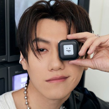 CHRISCHIU表情按鍵GaN 45W Type-C雙孔充電頭