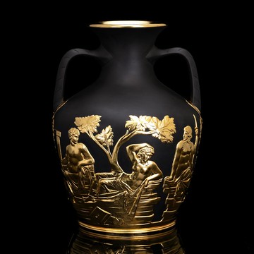 【Wedgwood 傳世之作】23K繪金波特蘭花瓶浮雕玉石Portland Vase