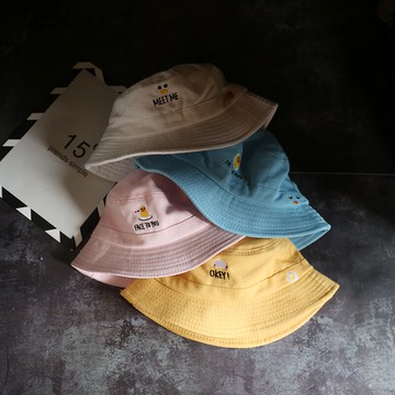 ullzang小雞刺繡休閑布帽男女平頂遮陽帽女夏天 韓版 漁夫帽盆帽1入