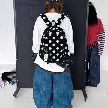 高顏值毛絨加厚簡約波點可愛星星大容量書包通勤輕便雙肩包背包