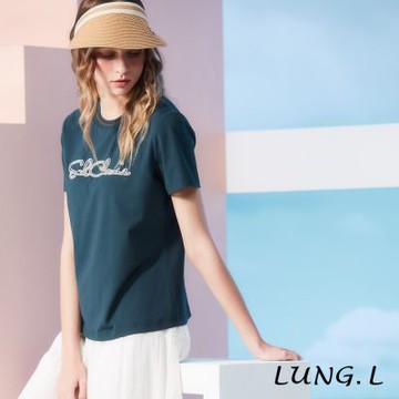 LUNG.L林佳樺 綠色短袖棉質T恤搭配水鑽字母LS09A43