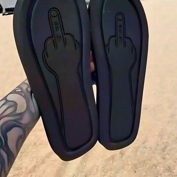 新上架👉中指拖鞋搞怪鞋底豎中指印花人字拖創意抽象整蠱外穿印腳印沙灘鞋交換禮物 送朋友禮物