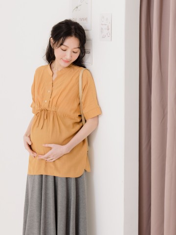 簡約V領半開襟抽繩鈕釦式哺乳上衣