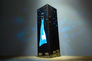 外星人綁架 LED 燈 | 科幻夾板小夜燈