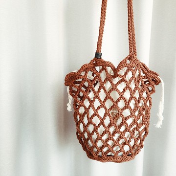 Jess Cadeau。荷葉邊鏤空包(紅棕色)