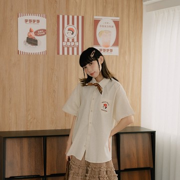 QUEENSHOP_S 女裝 短袖 Tella Tella 戴草帽刺繡條紋短袖襯衫 現+預 【01025823】