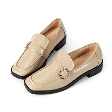 光澤全真皮橫帶方釦粗跟樂福鞋 奶杏色