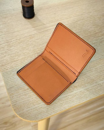 極簡手工真皮卡夾 – 極薄卡片夾與錢包