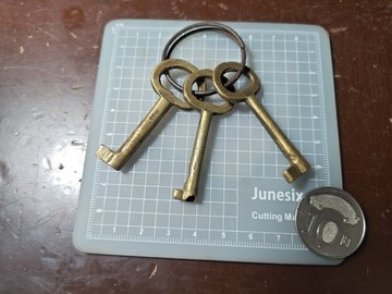 台灣早期圓柄銅製古董老鑰匙三支