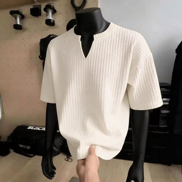 💖臺灣-熱賣💖杏色肌理感V領冰絲短袖男款ootd穿搭青少年速幹t恤美式透氣五分袖06z6