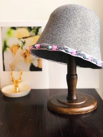原創灰色小花邊毛呢帽
