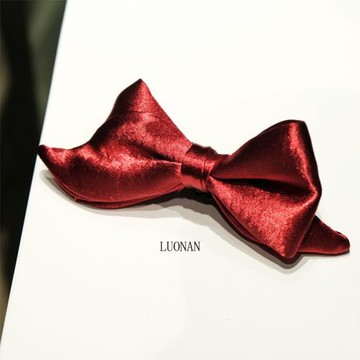 小胡紙~小眾特別正紅緞面光澤韓式宴會婚禮新郎主持人領結男