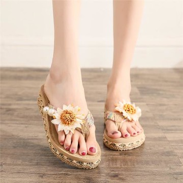 2024新款人字拖女松糕涼拖鞋夾腳夏季沙灘外穿中跟度假花朵拖鞋女