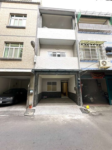 【大寮四維路】優質翻新/車庫美透天｜高雄市大寮區四維路