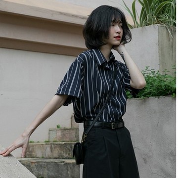 個性百搭 豎條紋襯衫 直條紋襯衫 中性版型 寬鬆短袖上衣 | kukuta
