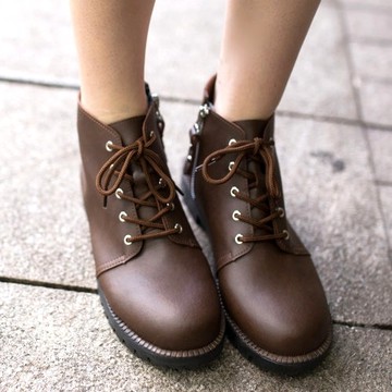 MIT簡約素面側拉鍊繫帶短靴．白鳥麗子