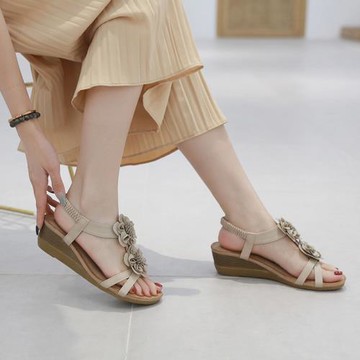 2025新款民族風坡跟涼鞋女夏舒適防滑花朵波西米亞大碼涼鞋沙灘鞋