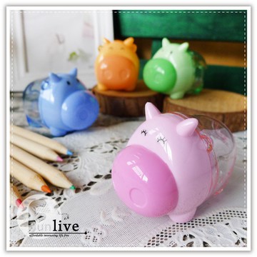 削鉛筆機 削鉛筆器 果凍牛削鉛筆機 雙孔 動物造型 療癒小物 公仔削鉛筆器 木頭鉛筆 文具 客製化禮品專家3117