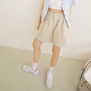 OB嚴選-純棉素色鬆緊腰工裝口袋寬口短褲