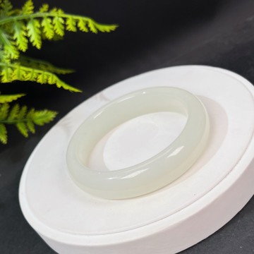 冰青玉手镯 61MM 溫潤米黃 碳酸鹽質玉手環 辟邪招財祥和護佑平安