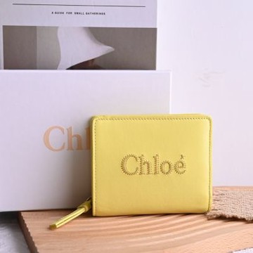 CHLOE SENSE電繡LOGO對開釦式零錢短夾(淺黃)