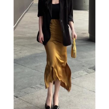 黃色緞面半身裙女早秋2025新款高腰顯瘦寬松垂感時尚百搭通勤裙子