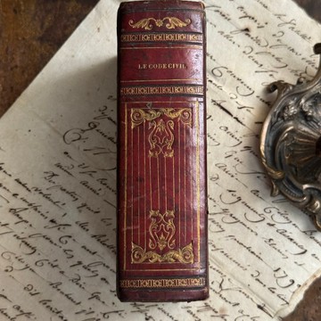 51510-法國1835年全皮革金箔燙印精裝古籍Le Code Civil