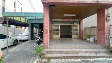 仁雄商圈｜獨棟約40坪大地坪透天店面約8米路面寬｜高雄市仁武區大智二街