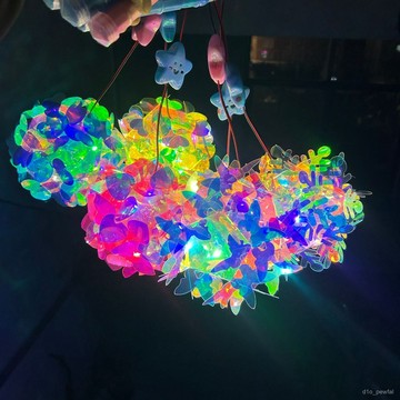 🔥桃園出貨/免運🔥兒童鐳射炫彩髮光成品花燈手提燈籠小夜燈景區玩具擺攤禮物品批髮