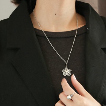 眼觀純銀鏤空花朵項鏈女民族風百搭簡約氣質長款毛衣鏈年新款1入