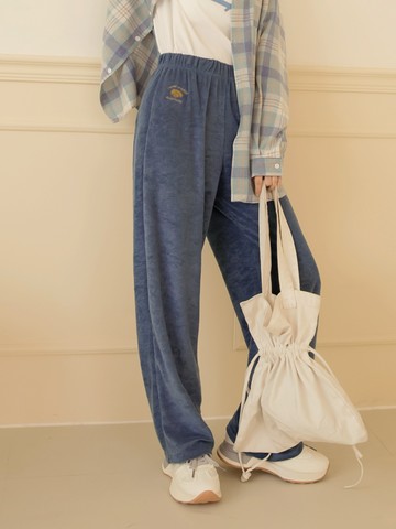 咖啡廳家族．GaBi刺繡細絨毛休閒長褲