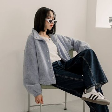 OB嚴選-保暖仿貂毛立領排釦寬鬆外套《EA3860-》