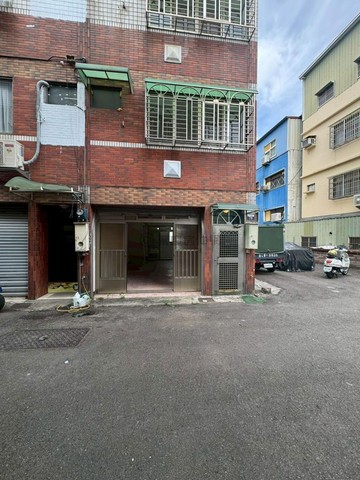 慈明中學旁．邊間三面採光透天．全新整理｜台中市太平區德明路