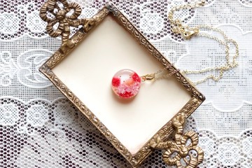 樹脂藝術 圓形墜飾・約定的花園