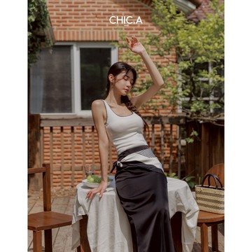 CHIC A SPACE 刺繡滾邊大方領針織背心(白/淺灰) 女裝 現貨 氣質 高級感