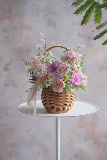 生日 祝賀 喬遷  榮升 花籃 康乃馨 禮物 花束