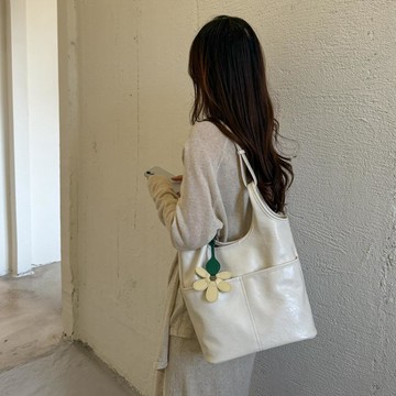 熱賣🎉熱賣🎉簡約軟皮托特包女2026新款休閒大容量單肩斜挎包多口袋水桶包包 單肩包 手提包 側背包