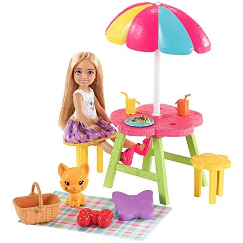 Barbie Chelsea Picnic Playset with Chelsea Doll (6-in Blonde) Pet