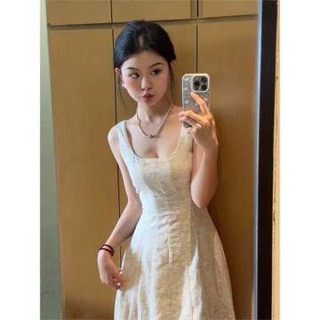 法式純欲吊帶連衣裙女夏季2025新款氣質高級感收腰絕美茶歇長裙子