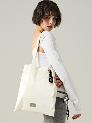 SYMBOL GLOSSY ECO SHOULDER BAG [beige]