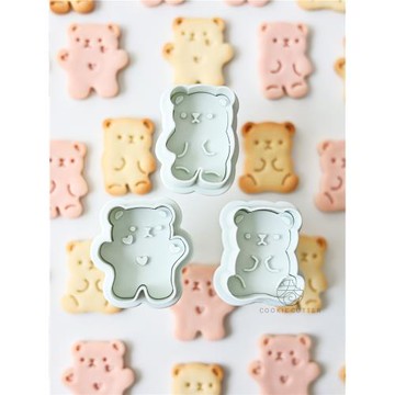 可愛卡通小熊六一餅干模具情人節愛心熊軟萌動物熊糖霜烘焙工具