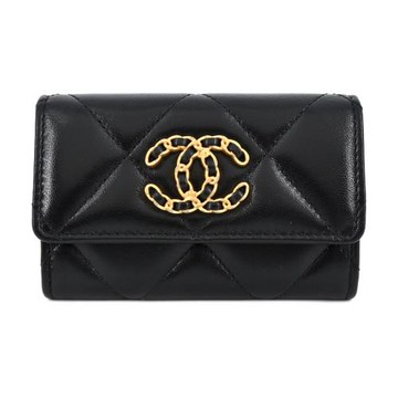 CHANEL 經典19系列菱格紋小羊皮翻蓋卡片夾(黑色)