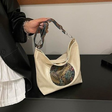 冬季寬肩帶民族復古風PU斜挎包水桶包加厚好質量印花質感單肩包