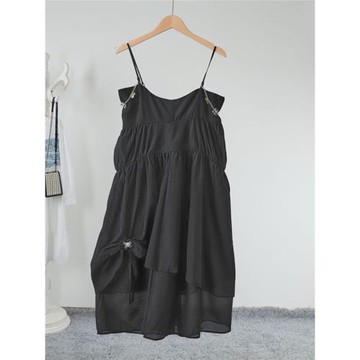 諾諾E站【町】2025春季新款 吊帶長裙雪紡小黑裙寬松連衣裙剪標女