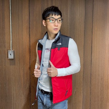 美國百分百【全新真品】The North Face 背心 TNF 鋪棉 北臉 保暖 口袋 紅黑色 XS S號 AW25